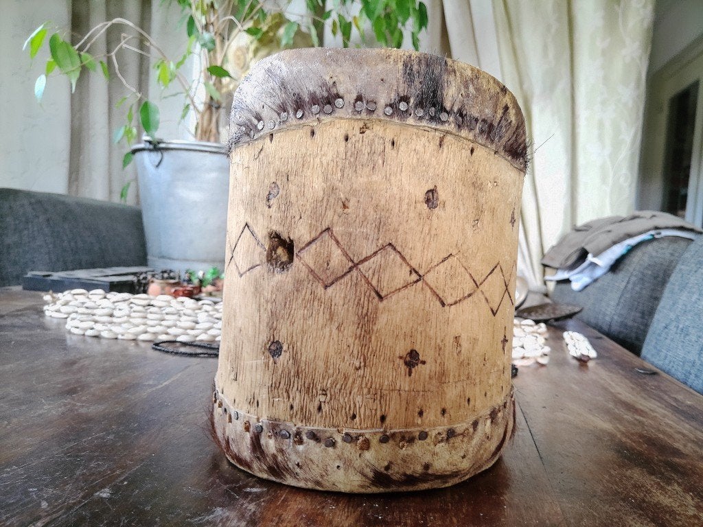 Curiosa Afrikaanse drum trommel inheemse drum 18cm 1970, Afrika, Overige typen, Handgemaakt, Ophalen of Verzenden