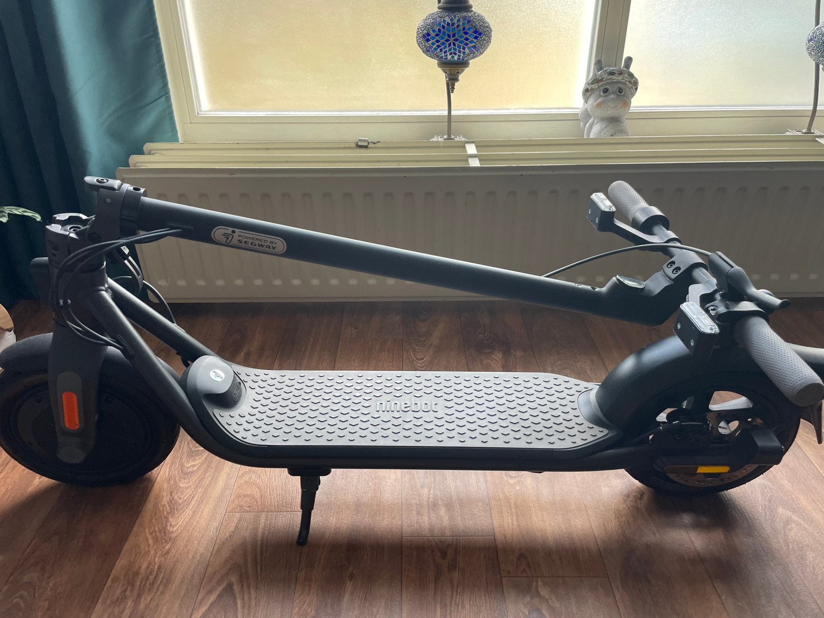 Ninebot f25i, Fietsen en Brommers, Ophalen, Zo goed als nieuw, Elektrische step (E-scooter)