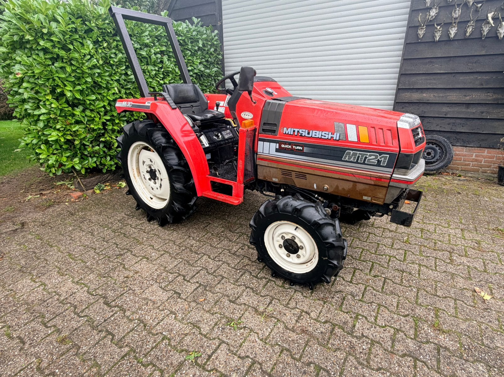 Mitsubishi MT21 MARGE quickturn midi trekker mini 27 pk, Ophalen, Graafmachine