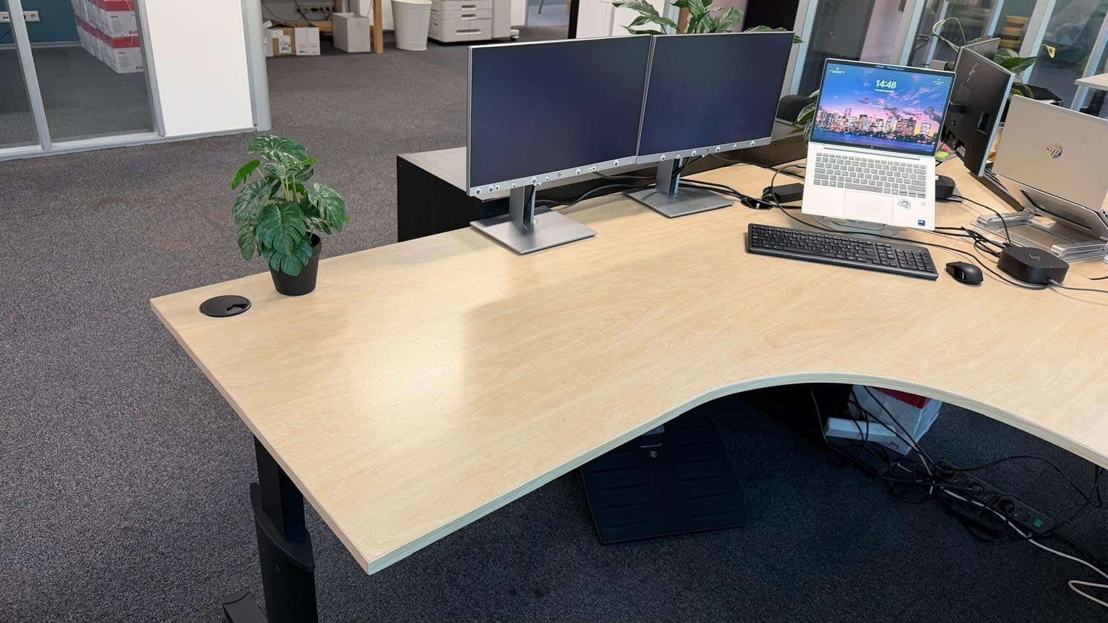 4x Hoekbureau in hoogte verstelbaar - 180x180 cm, Ophalen, In hoogte verstelbaar, Gebruikt
