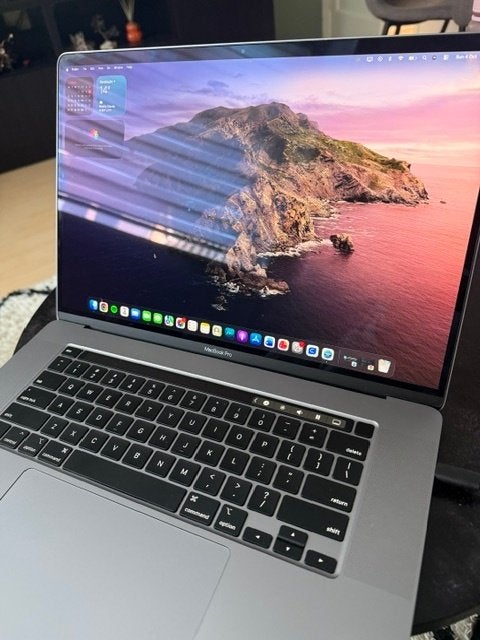 MacBook Pro 16-inch 2019 | i7 | 16GB | 500GB | Radeon 5300M
