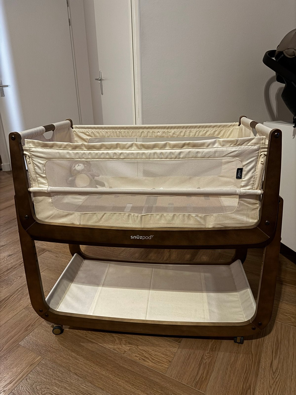 SnüzPod Co-Sleeper SnüzPod5 - Walnoot Inclusief matras, Ophalen, Zo goed als nieuw, Wieg
