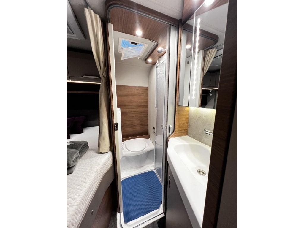Foto 21 van Knaus Van TI 550 MF /Automaat/Super Compleet/Dakairco/160PK