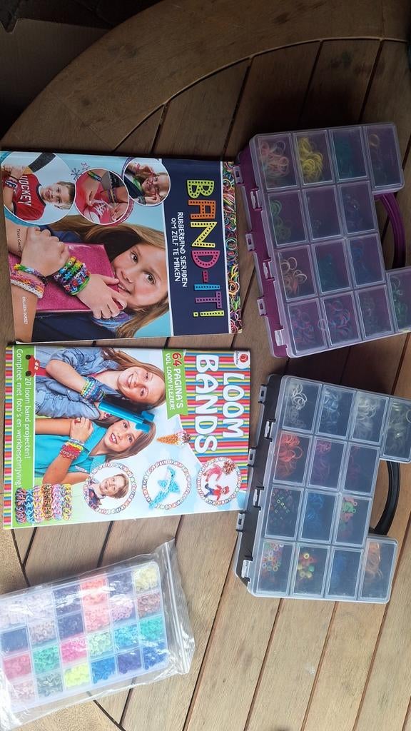 Loom set en doosje kralen, Ophalen