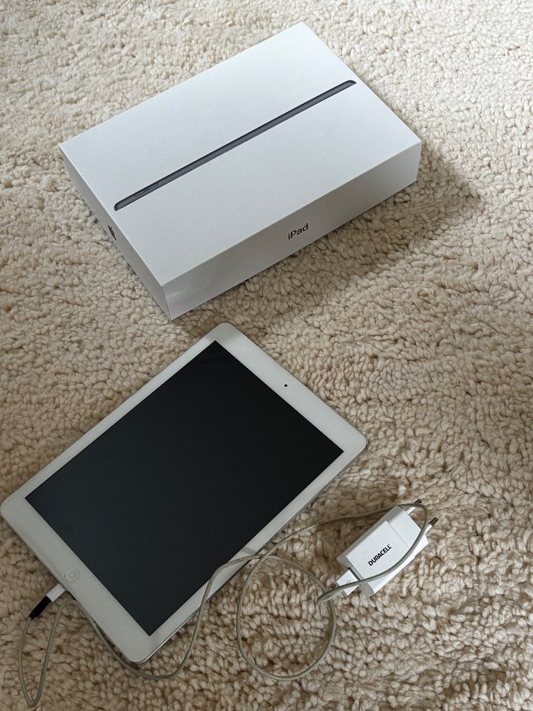 Ipad (A1474) 2016, Computers en Software, Gebruikt, Apple iPad, Wit, 64 GB