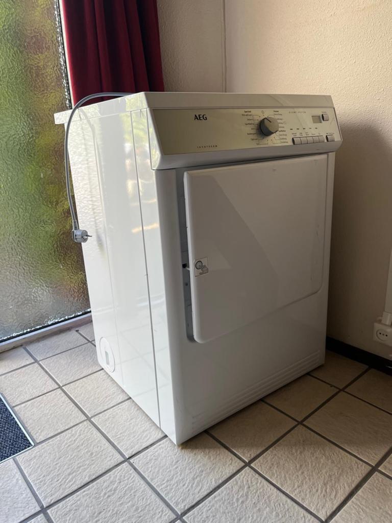 AEG Lavatherm droger in goede staat - Den Helder, Ophalen, 6 tot 8 kg, Zo goed als nieuw, 85 tot 90 cm