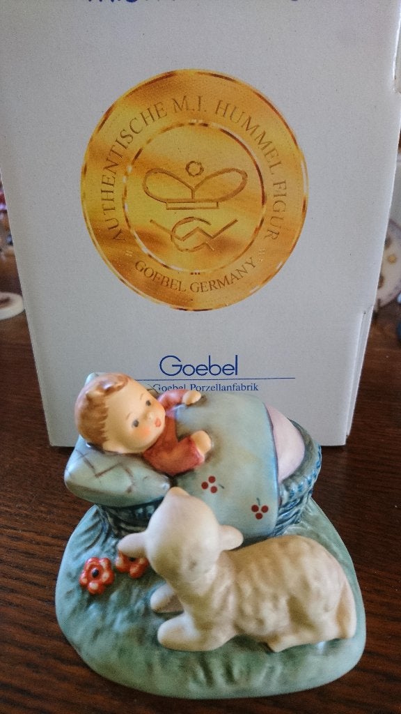 Hummel Baby met lam (hum 455), Ophalen, Zo goed als nieuw, Hummel