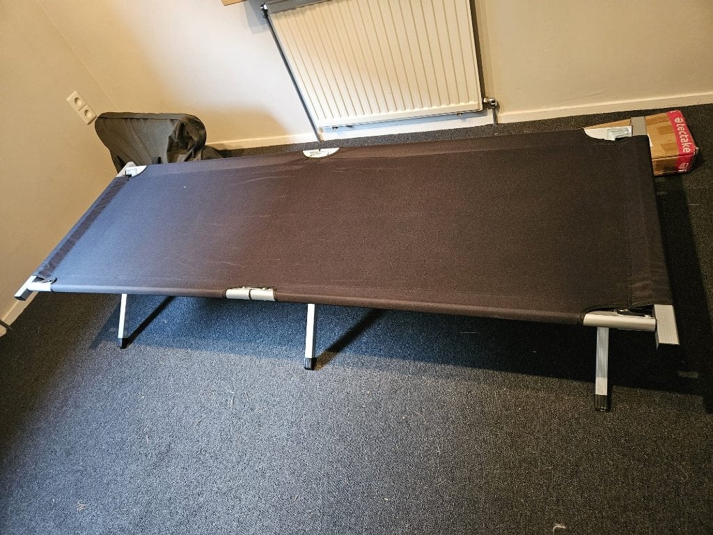 veldbed tecktake, Ophalen, Zo goed als nieuw
