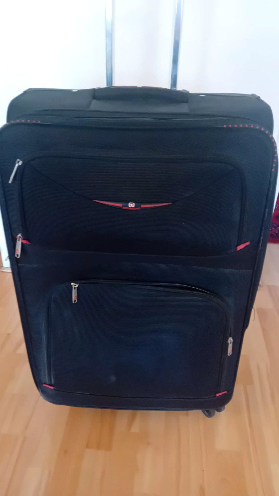Zwarte reiskoffer met wieltjes en uitschuifbare handgreep, Ophalen, Gebruikt, Zwart, 80 cm of meer