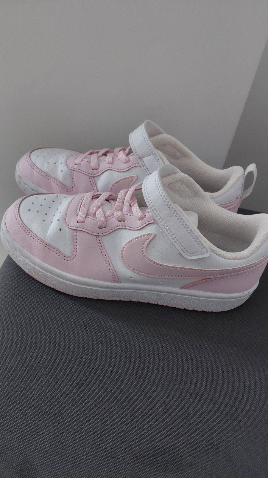 Nike court roze/wit maat 32 meisje, Kinderen en Baby's, Kinderkleding | Schoenen en Sokken, Meisje, Schoenen, Nieuw, Ophalen of Verzenden