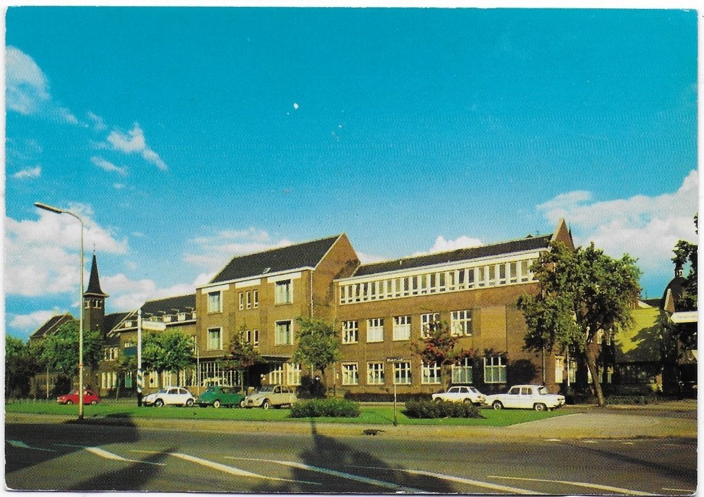 Roermond St Laurentius Ziekenhuis Ansichtkaart ( B5208), Verzamelen, Ophalen of Verzenden, 1980 tot heden, Ongelopen, Limburg
