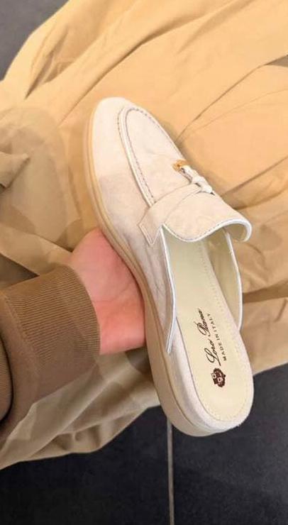 Loro piana instappers/slippers (39) nieuw!, Kleding | Dames, Schoenen, Ophalen of Verzenden, Nieuw, Instappers