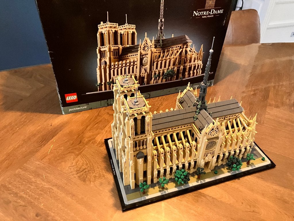 Te huur - Notre Dame - Lego 21061, Compleet, Lego, Architecture, Ophalen of Verzenden