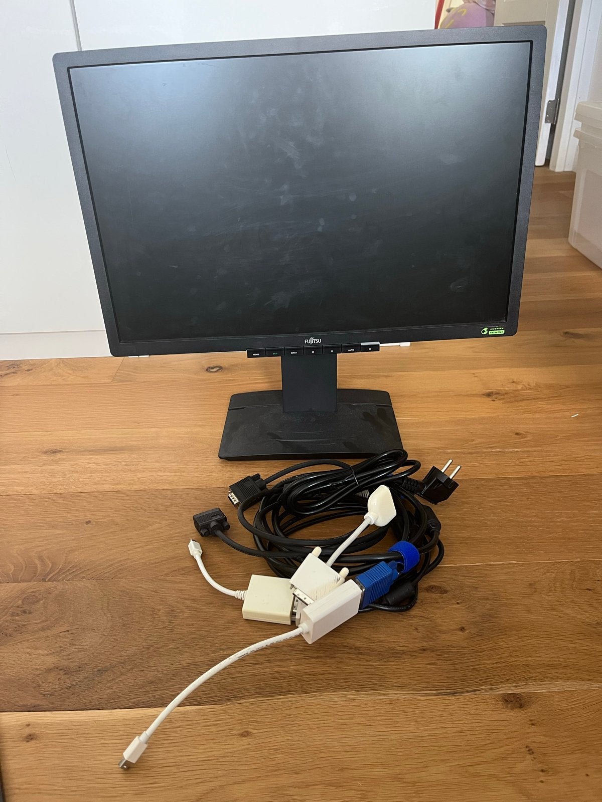 Fujitsu B22W-6 LED proGREEN Monitor, Computers en Software, Ophalen, Gebruikt, In hoogte verstelbaar, Full HD