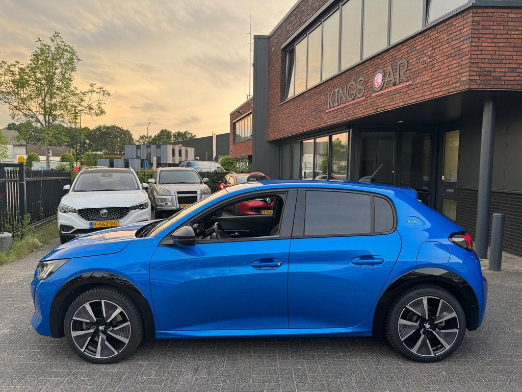 Peugeot E-208 EV GT LINE 350 50 kWh XENON LED CAMERA STOELVE, Auto's, Peugeot, 136 pk, Gebruikt, Blauw, Automatische klimaatregeling