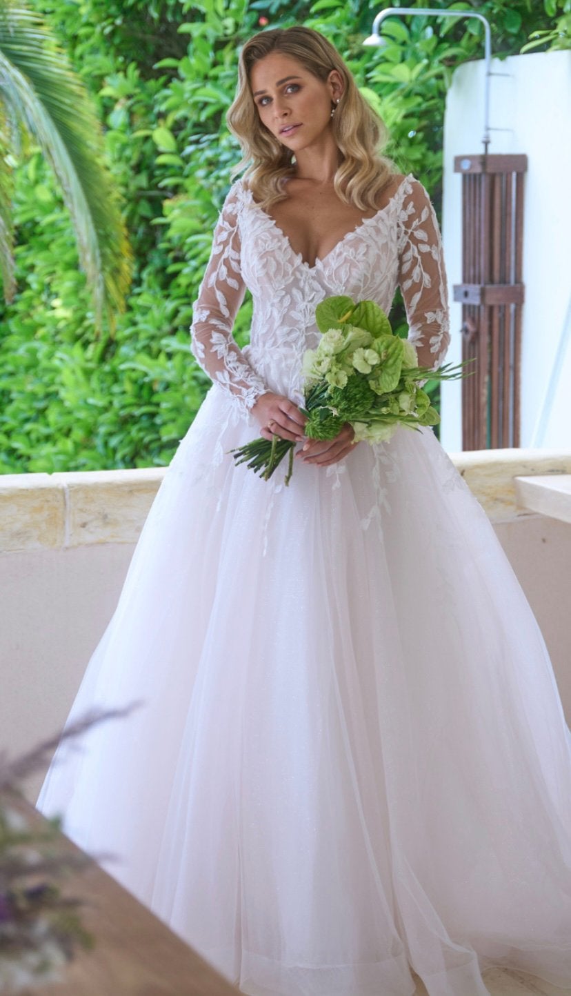 Lange mouwen met V hals. Maat 36,38,40,42 vrij en zat open, Kleding | Dames, Trouwkleding en Trouwaccessoires, Ophalen, Nieuw