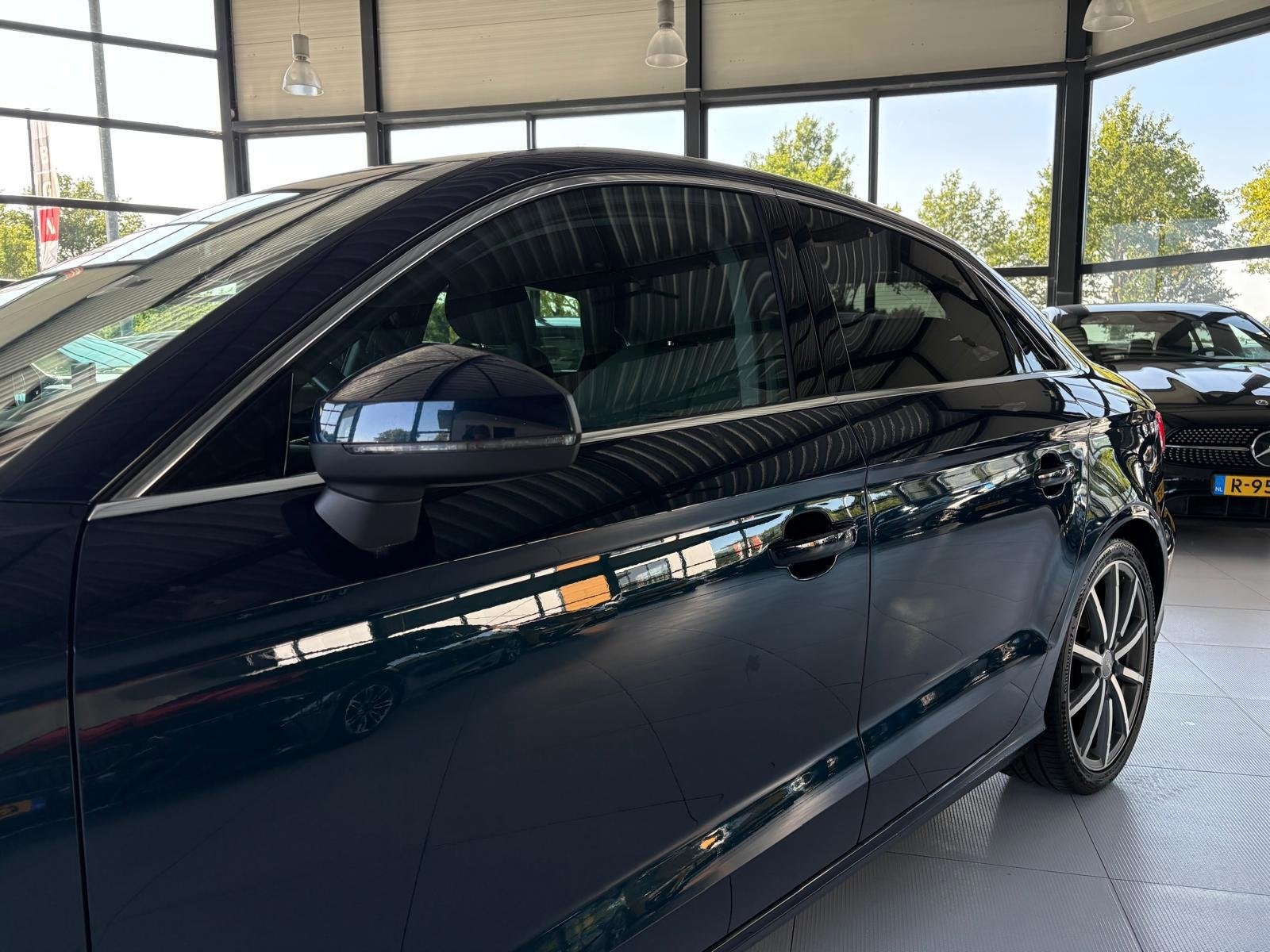 Audi A3 Limousine 30 TFSI Advance | Climate | PDC | LMV | Na, Auto's, Voorwielaandrijving, Gebruikt, Euro 6, Blauw