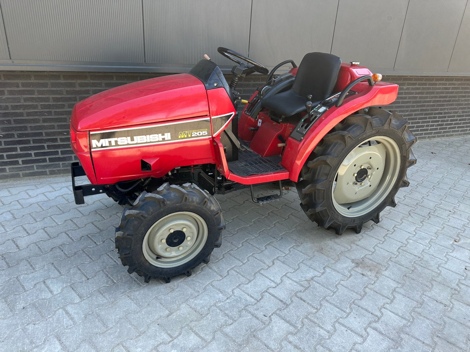 Mitsubishi MT205 - 4x4 - Zijschakeling, Zakelijke goederen, Agrarisch | Tractoren, Gebruikt, Tot 2500, Tot 80 Pk, Ophalen