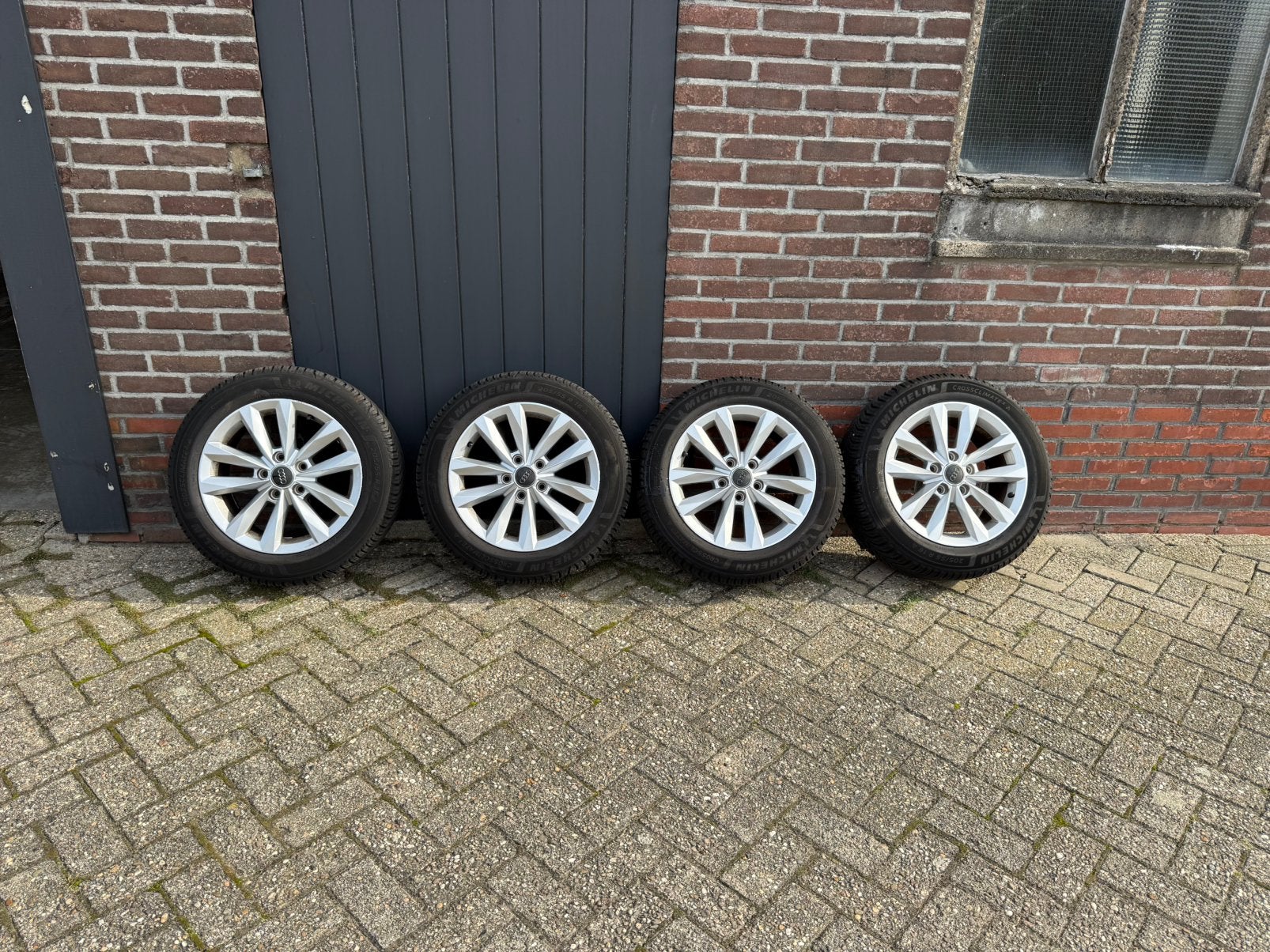 Winterset Audi velgen 16 inch, Auto-onderdelen, Ophalen, 16 inch, Banden en Velgen, 205 mm