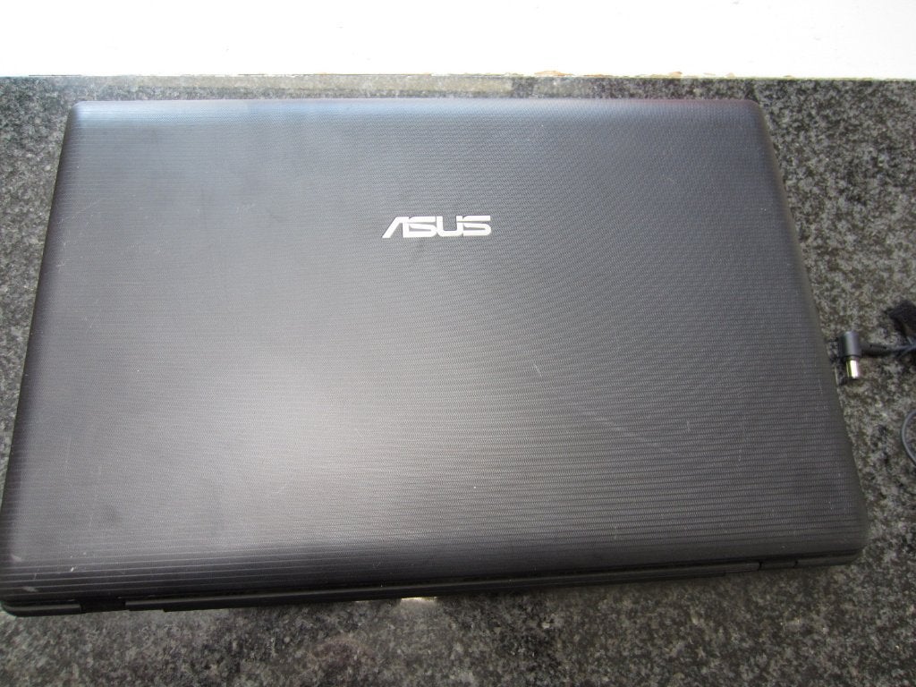 Asus 17 inch Laptop, Computers en Software, Windows Laptops, Gebruikt, 17 inch of meer, SSD, 2 tot 3 Ghz, 4 GB, Qwerty, Ophalen
