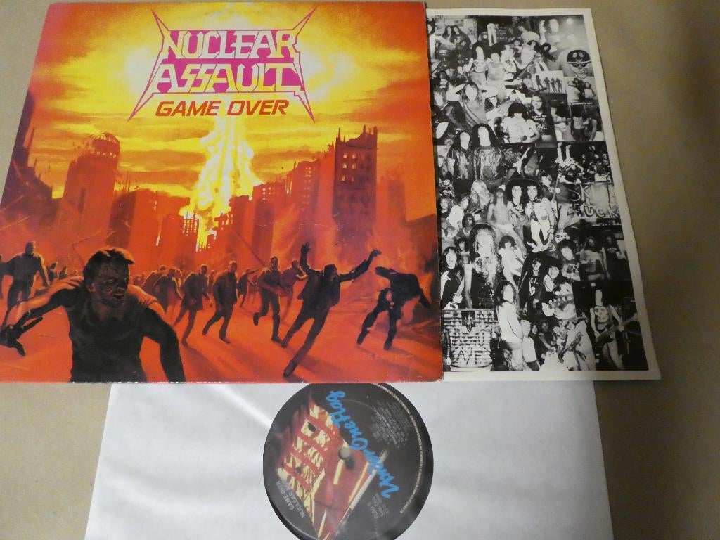 Nuclear Assault – Game Over (1986), Cd's en Dvd's, Vinyl | Hardrock en Metal, Inclusief binnenhoes, Verzenden, Zo goed als nieuw