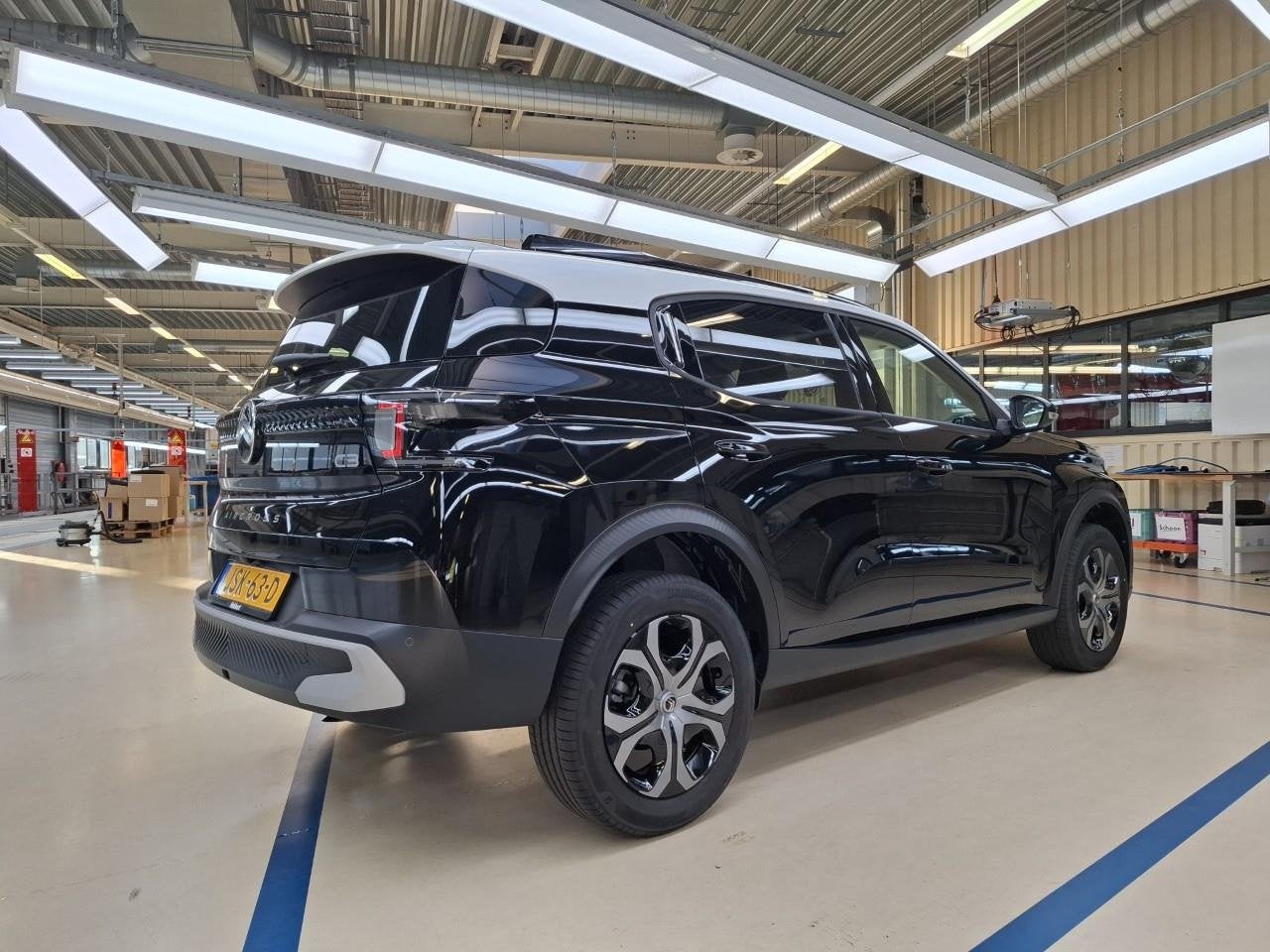 Citroën C3 Aircross 1.2 Hybrid 145pk Plus Automaat 52km!, Stof, 1199 cc, Parkeersensor, Zwart