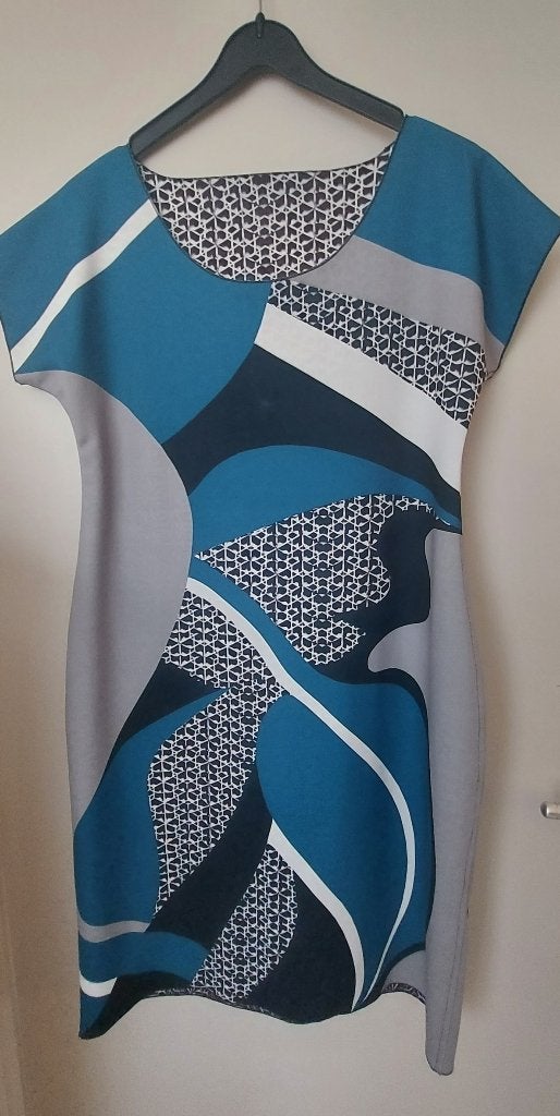 Omkeerbare jurk met abstracte print - Maat 42, Meerkleurig, Maat 42/44 (L), Ophalen of Verzenden, Boven de knie