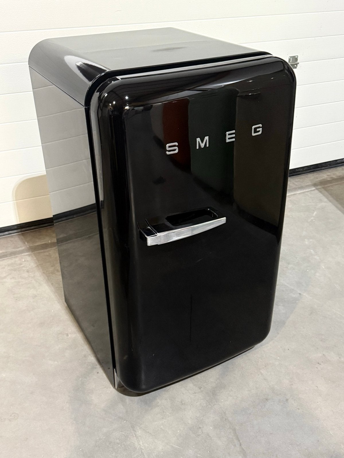 Smeg Koelkast Zwart - Schadevrij / Bezorgen mogelijk, Witgoed en Apparatuur, 85 tot 120 cm, Gebruikt, Bella, 100 tot 150 liter