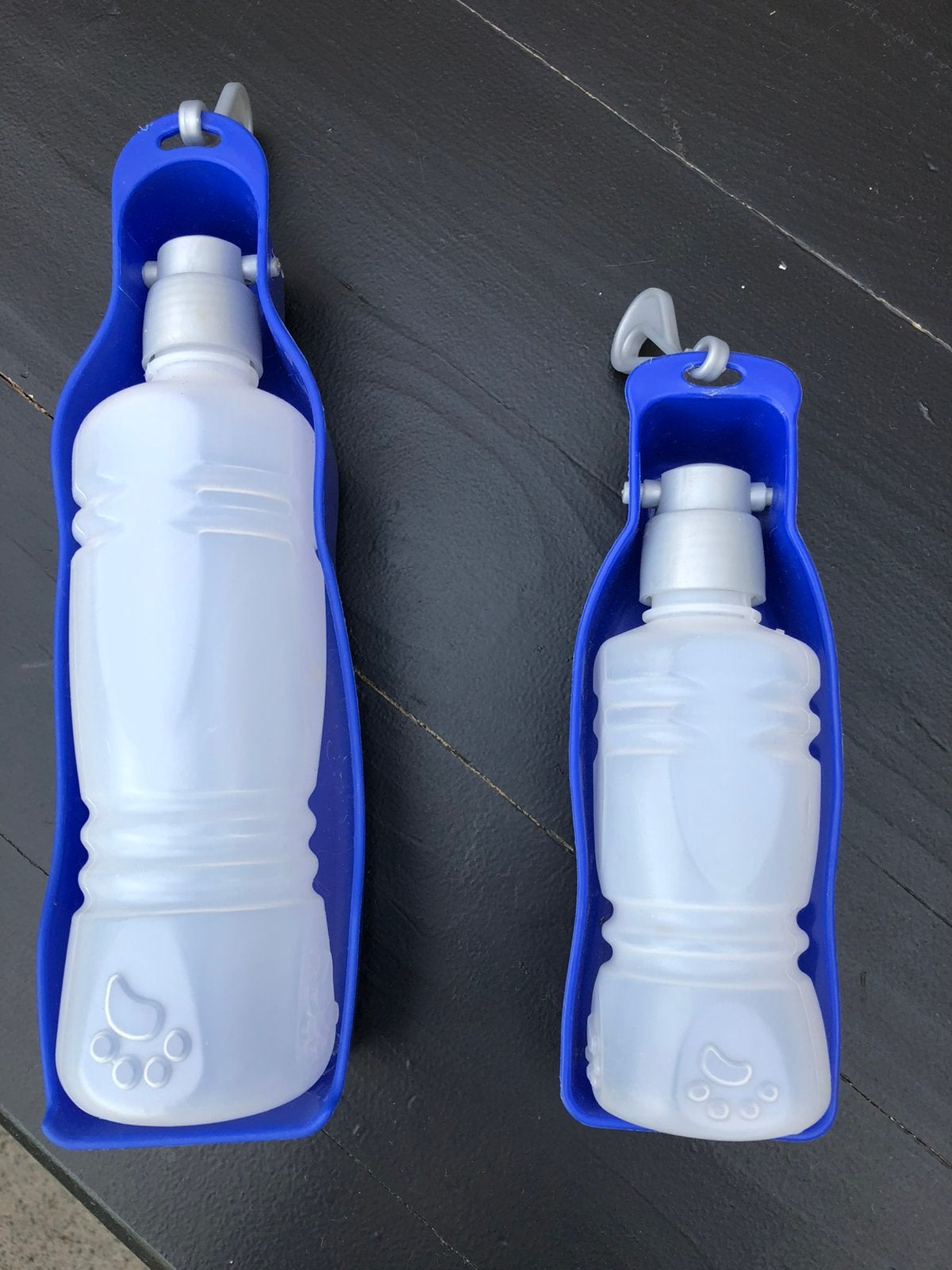 2 drinkflessen voor hond, Ophalen, Zo goed als nieuw