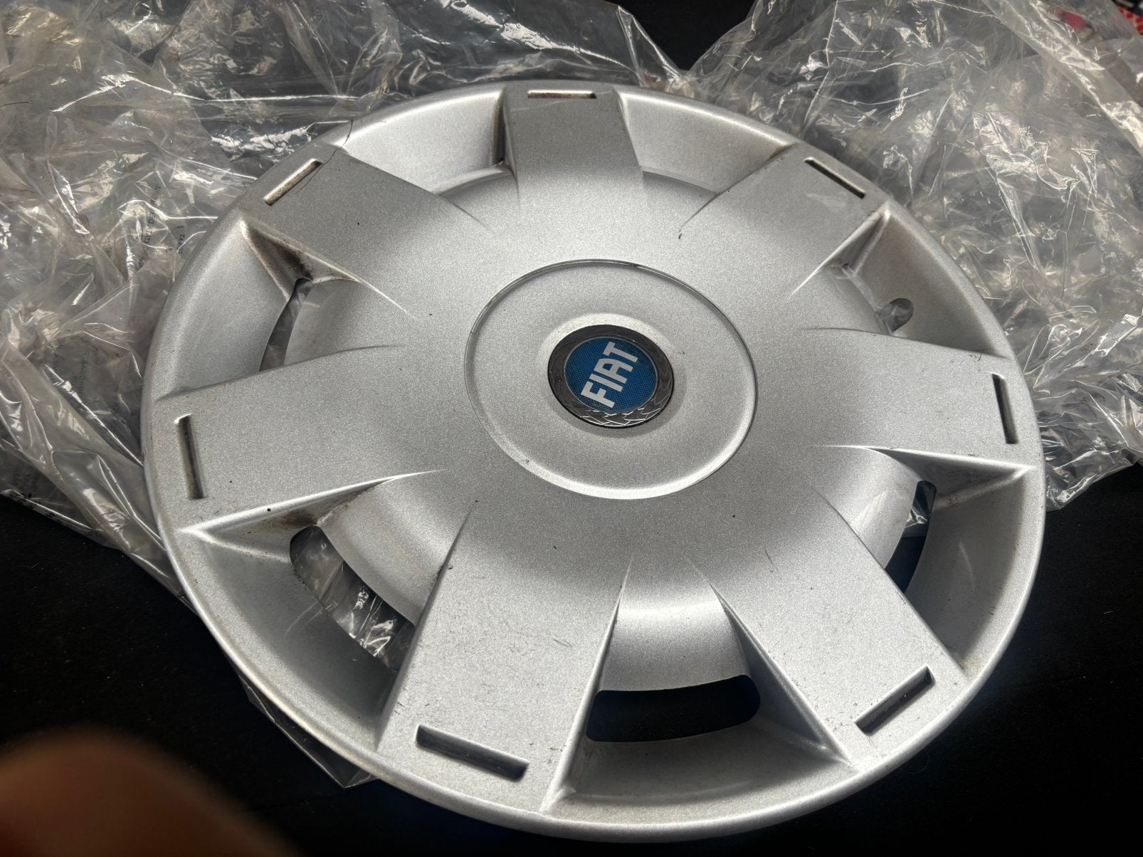 2x plaatic Wieldoppen Fiat Scudo 16”, Ophalen, Zo goed als nieuw