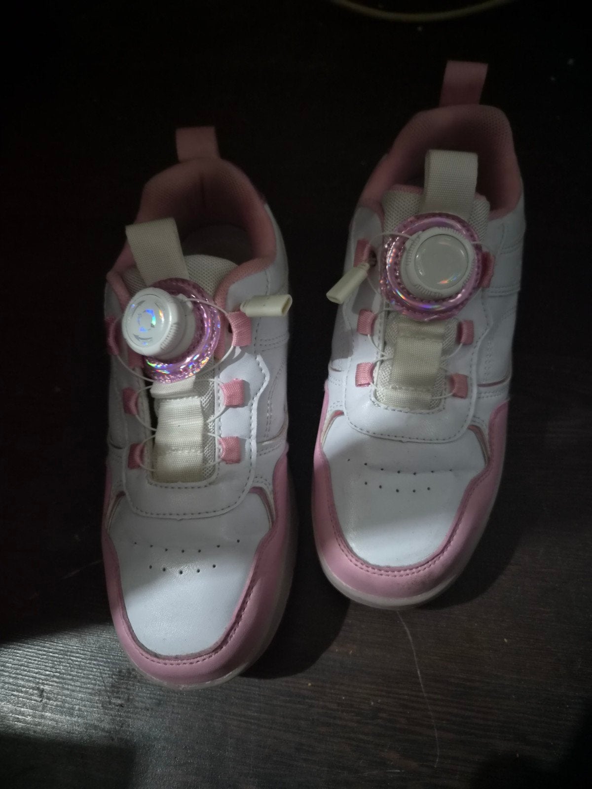 Roze en witte rolschoenen met LED-verlichting - Maat 37, Ophalen of Verzenden, Verstelbaar, Gebruikt, Kinderen