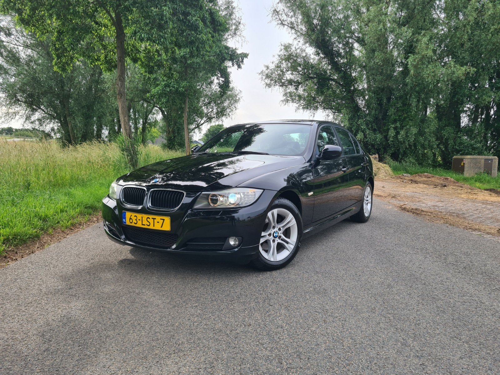BMW 3-Serie 1.6 316I 2010 Zwart Dealer onderhouden PDC Navi, Auto's, BMW, Euro 5, 4 cilinders, Origineel Nederlands, Bedrijf