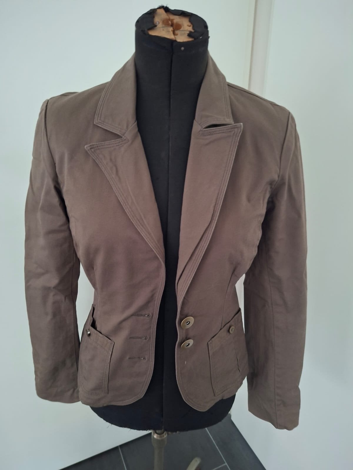 Vero Moda jasje - legergroen - Maat M - Knoop ontbreekt, Maat 38/40 (M), Ophalen of Verzenden, Zo goed als nieuw, Jasje