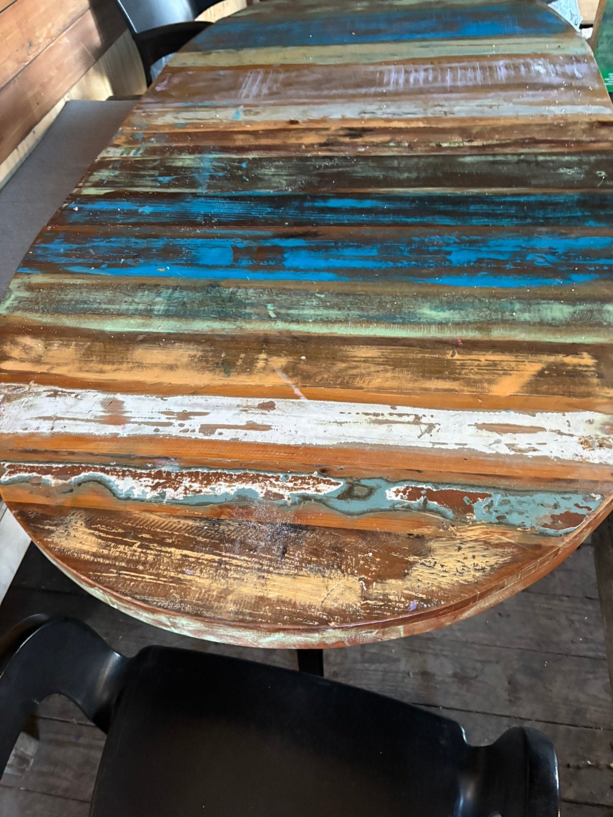 Bijzondere vrolijke tafel, Ophalen