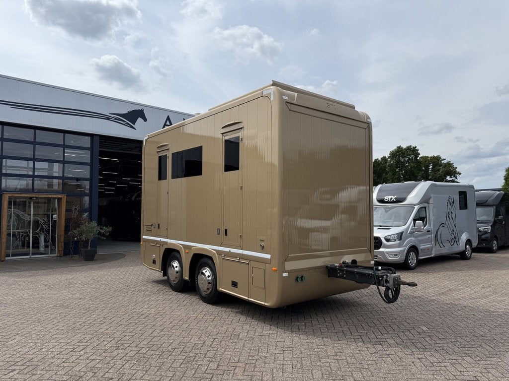 STX De Luxe 18T STX trailer 18T, 4 horses + living, Gebruikt, Overige typen