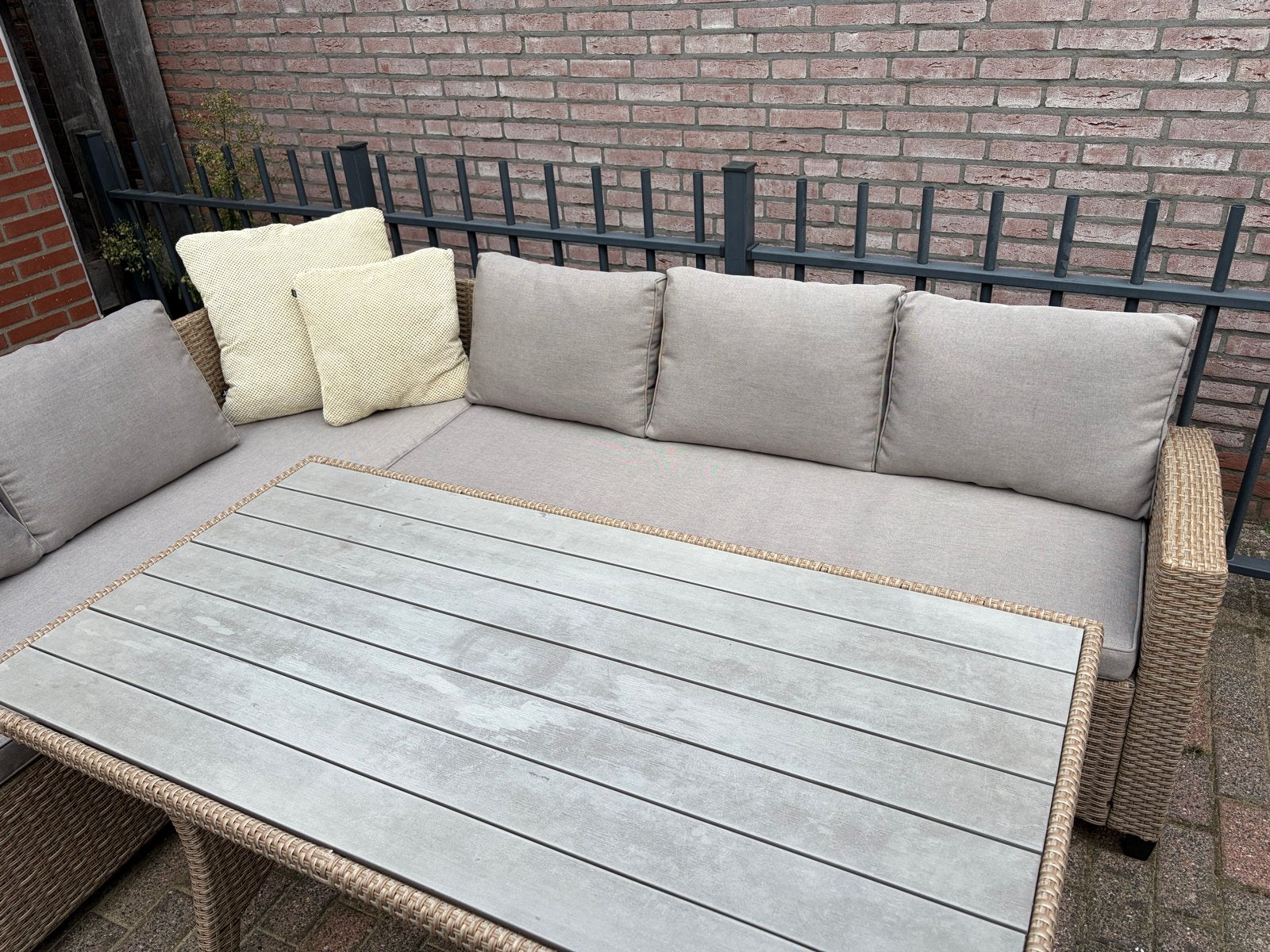 Loungeset met tafel en kussens, Ophalen, 5 zitplaatsen, Gebruikt, Loungeset