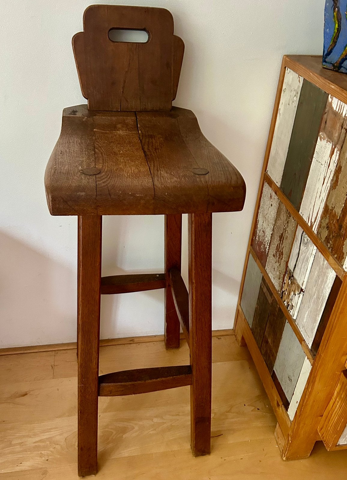 Brutalist vintage design houten barkruk marbella spaans kruk, 1 kruk, Ophalen, Zo goed als nieuw, 60 tot 90 cm