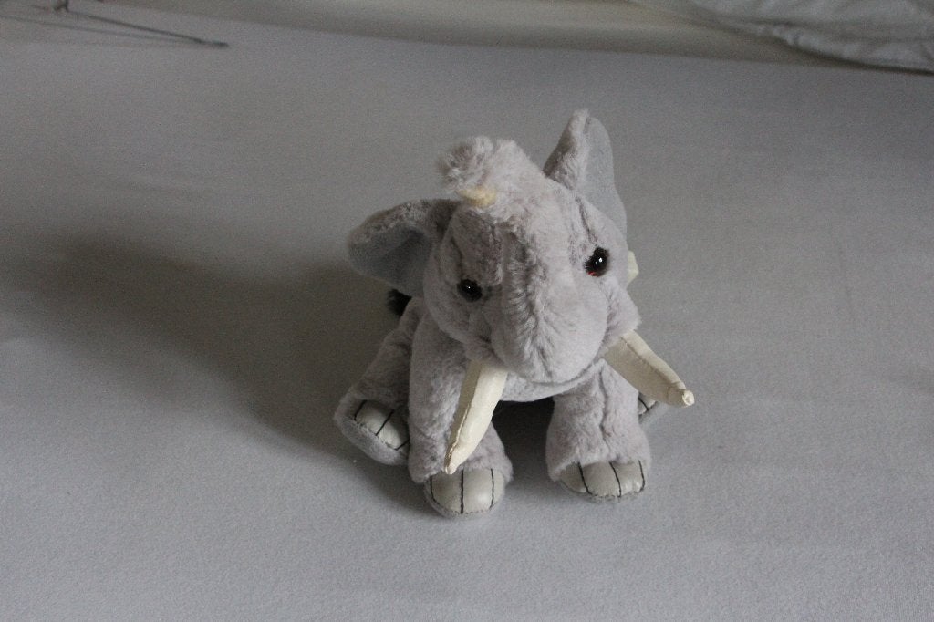 speelgoedknuffel olifant praat en beweegt, Kinderen en Baby's, Speelgoed | Knuffels en Pluche, Overige merken, Met geluid, Overige karakters