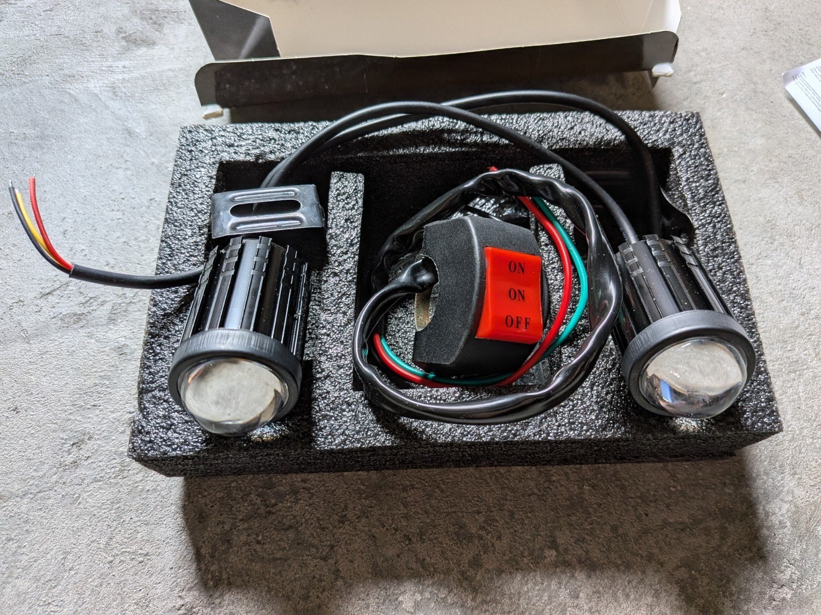 Nieuwe motor verstralers wit/geel licht met schakelaar, Motoren, Ophalen of Verzenden, Nieuw