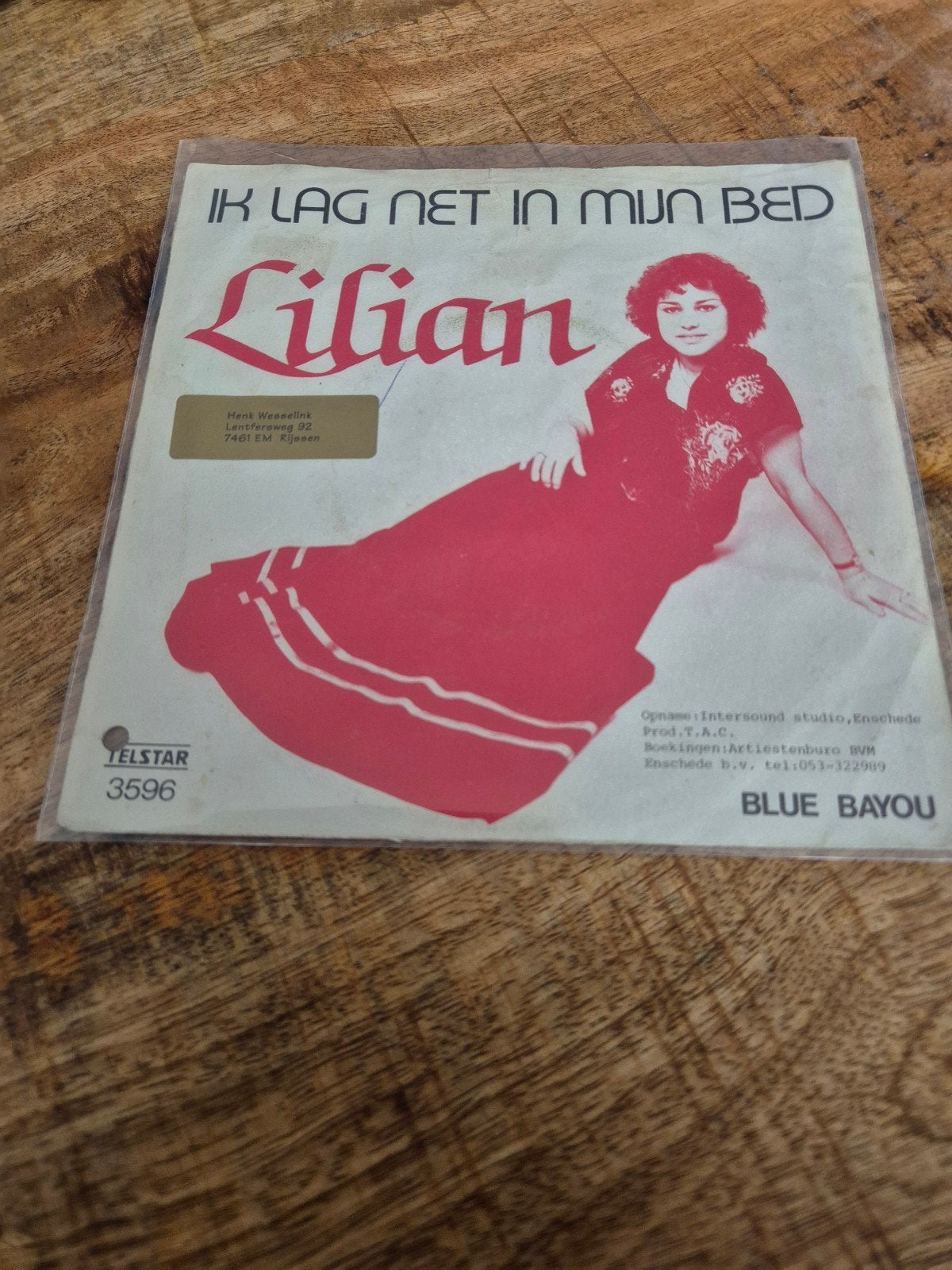 lilian/ik lag net in mijn bed