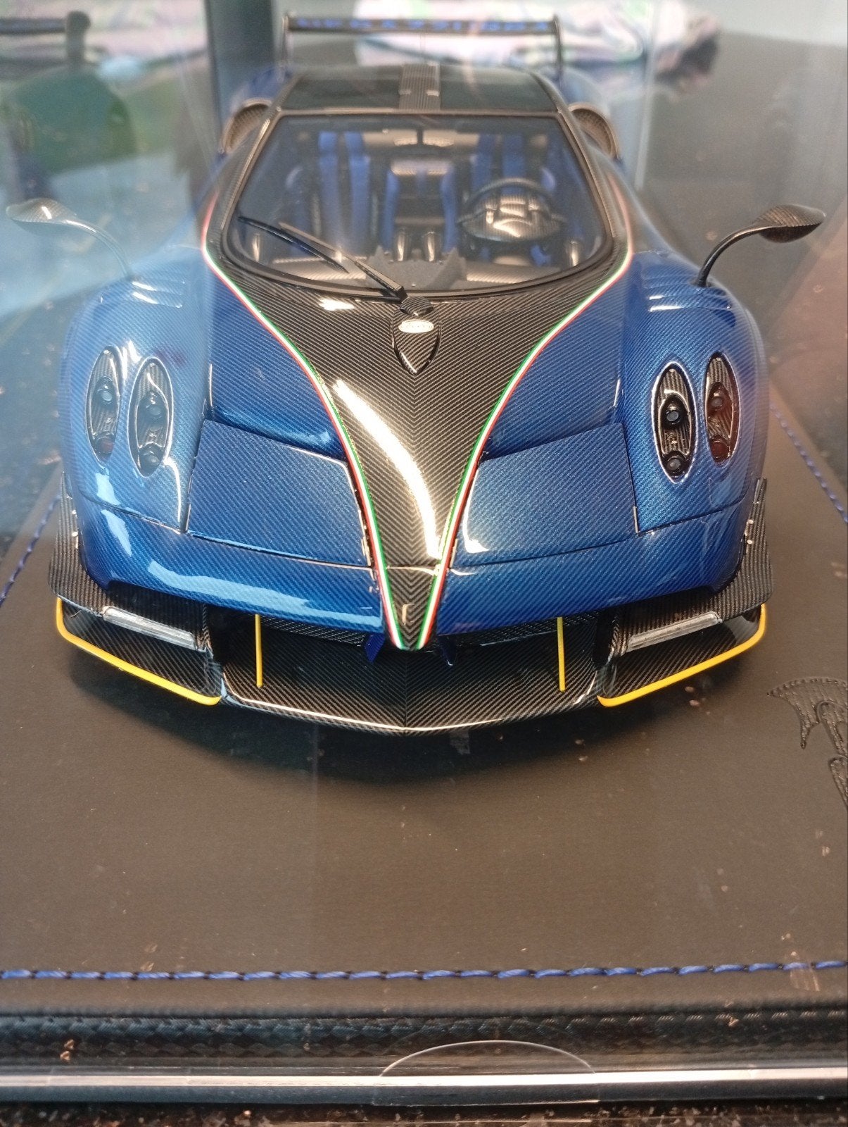 Pagani Huayra bc nerazzurra bbr 1:18, Ophalen of Verzenden, Zo goed als nieuw, Auto