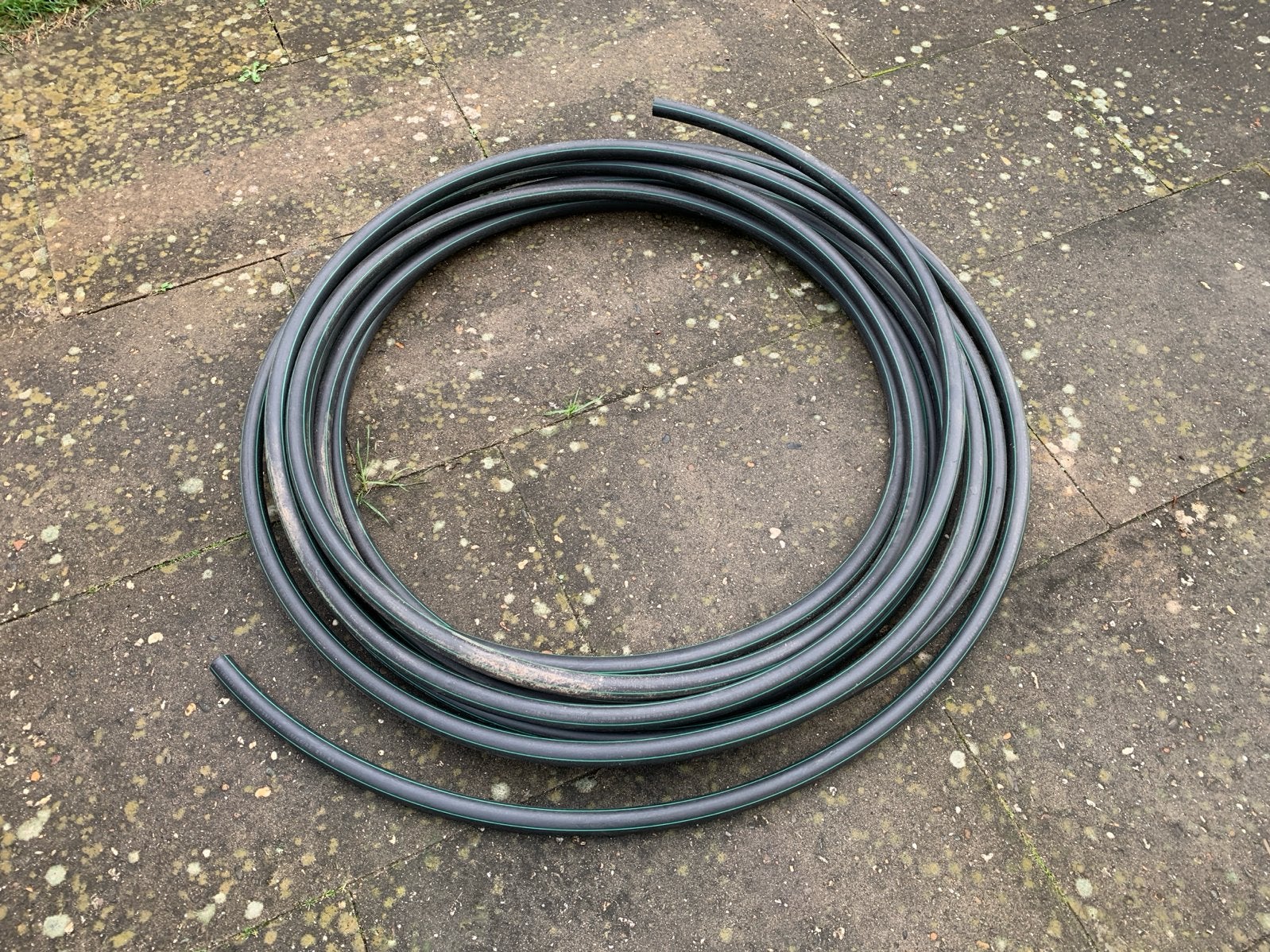 Ca 17 meter grondtuinslang - 25 x 1.7 mm - Zwart/Groen, Tuin en Terras, Ophalen of Verzenden, Zo goed als nieuw, Tuinslang