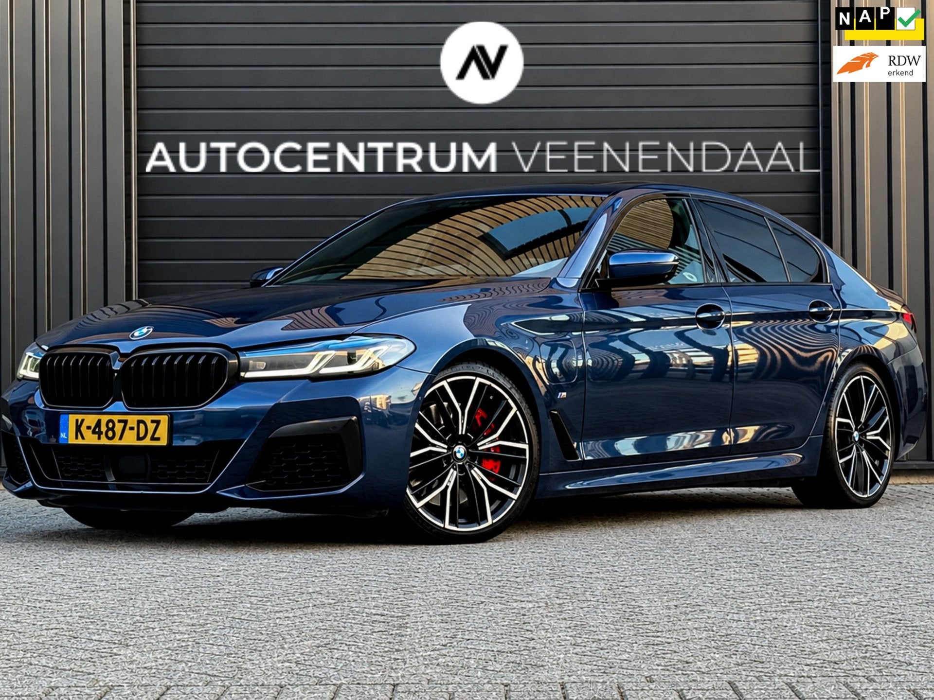 BMW 5-serie 545e xDrive 3X M-Sport 394 PK SOH 94% B&W/SCHUIF, Dealer onderhouden, Gebruikt, Euro 6, 394 pk