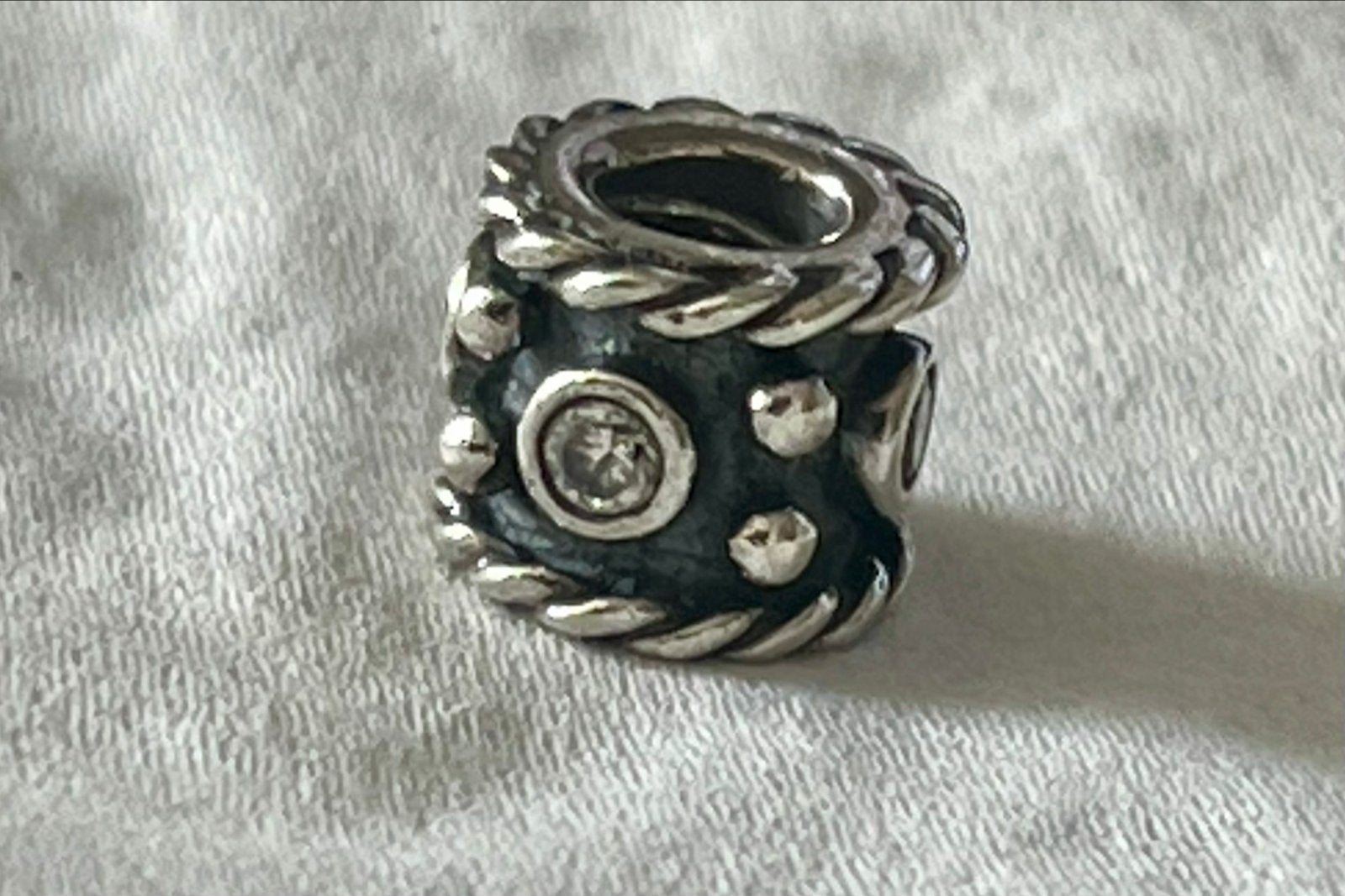 Pandora Oxy Crown Bedel 790221CZ - Retired, Verzenden, Pandora, Zo goed als nieuw, 1 bedel
