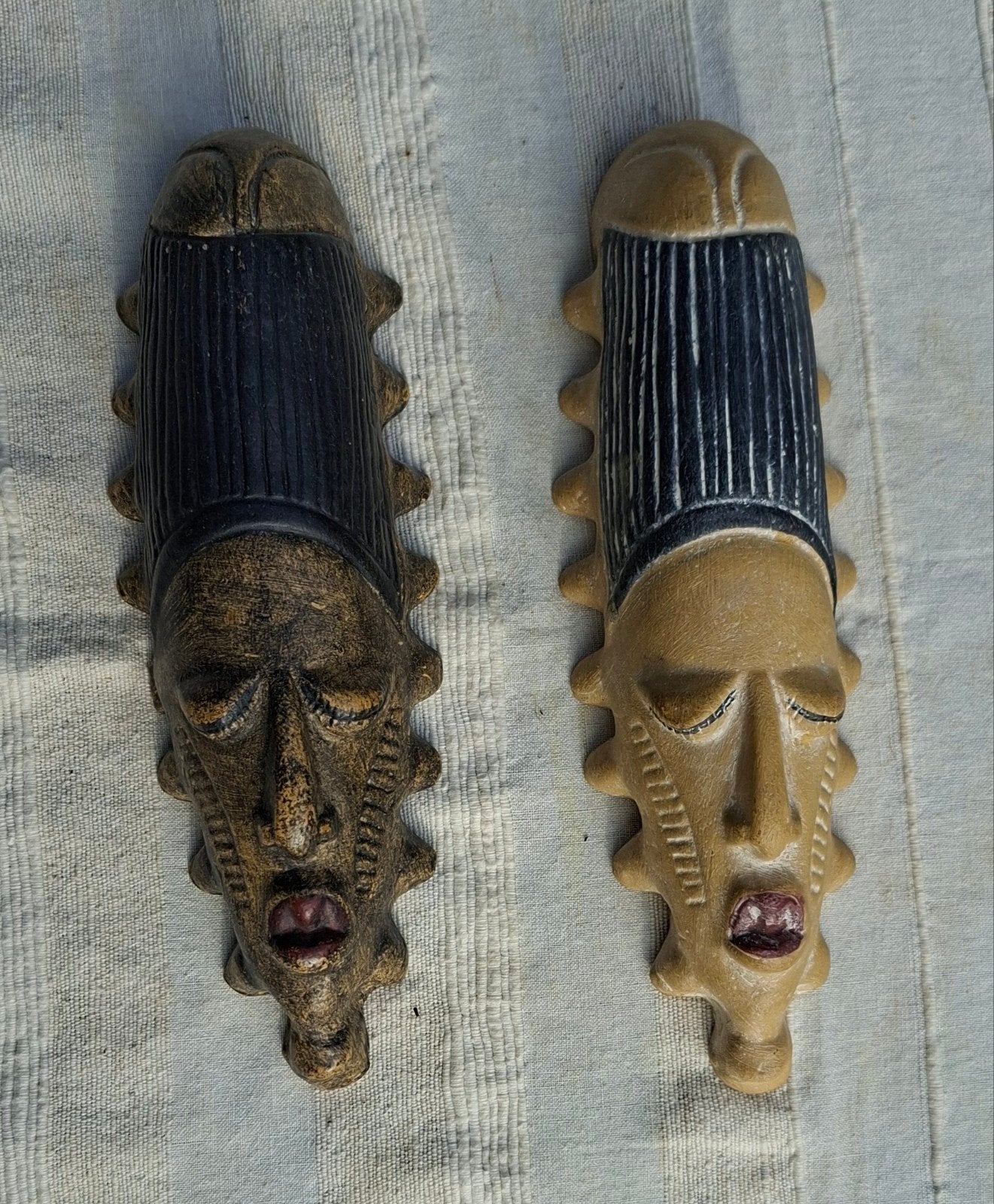 Twee Afrikaanse maskers - Wanddecoratie, Steen/keramiek, Afrika, Masker, Ophalen of Verzenden