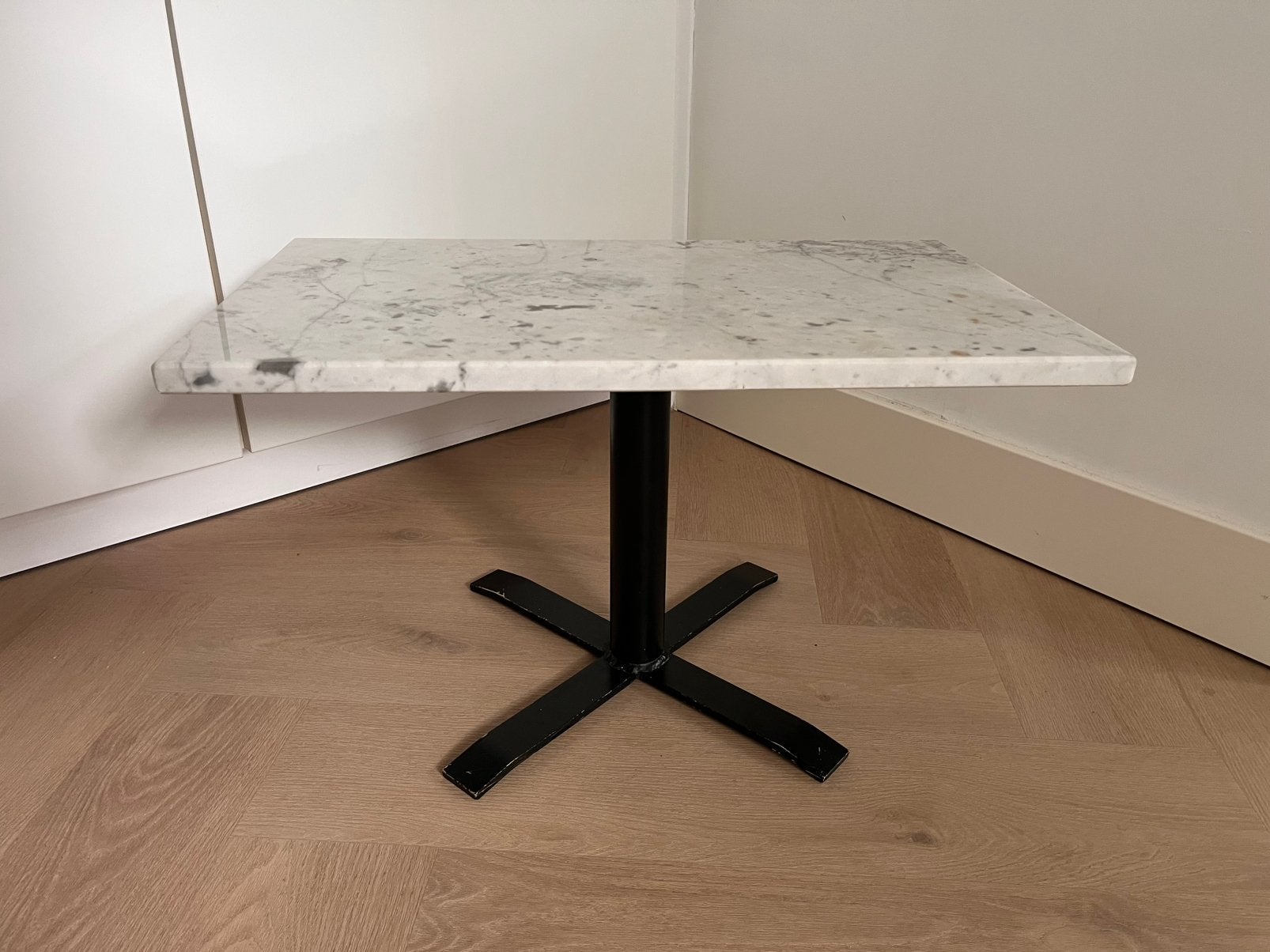 Luxe marmeren bijzettafel, wit/grijs, Huis en Inrichting, Tafels | Bijzettafels, Ophalen, Gebruikt, 55 tot 75 cm, Rechthoekig