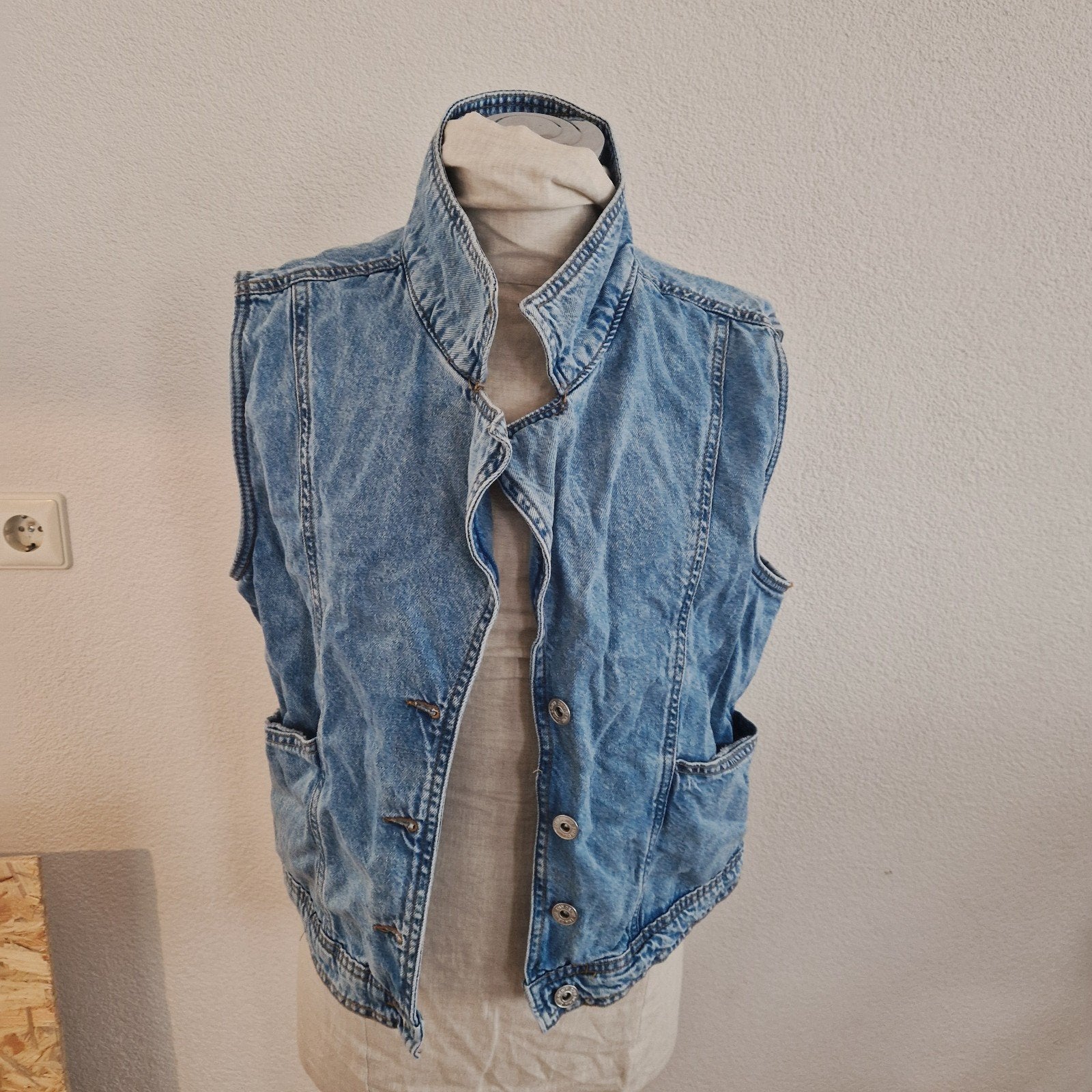 Vintage spijkerblouse/spijkerjasje zonder mouwen mt 38/40, Kleding | Dames, Bodywarmers, Maat 38/40 (M), Blauw, Nieuw, Ophalen of Verzenden