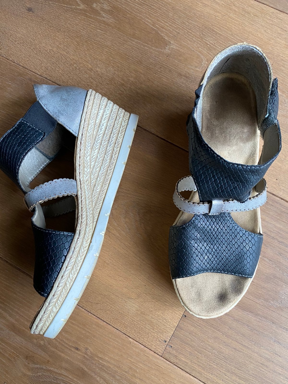 Dames sandalen merk” RIEKER”maat 38, Ophalen of Verzenden, Gedragen, Schoenen met lage hakken
