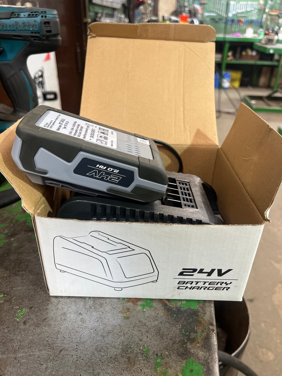 Stiga cg24li 24V Acculader met Accu - Nieuw in Doos, Ophalen, Nieuw