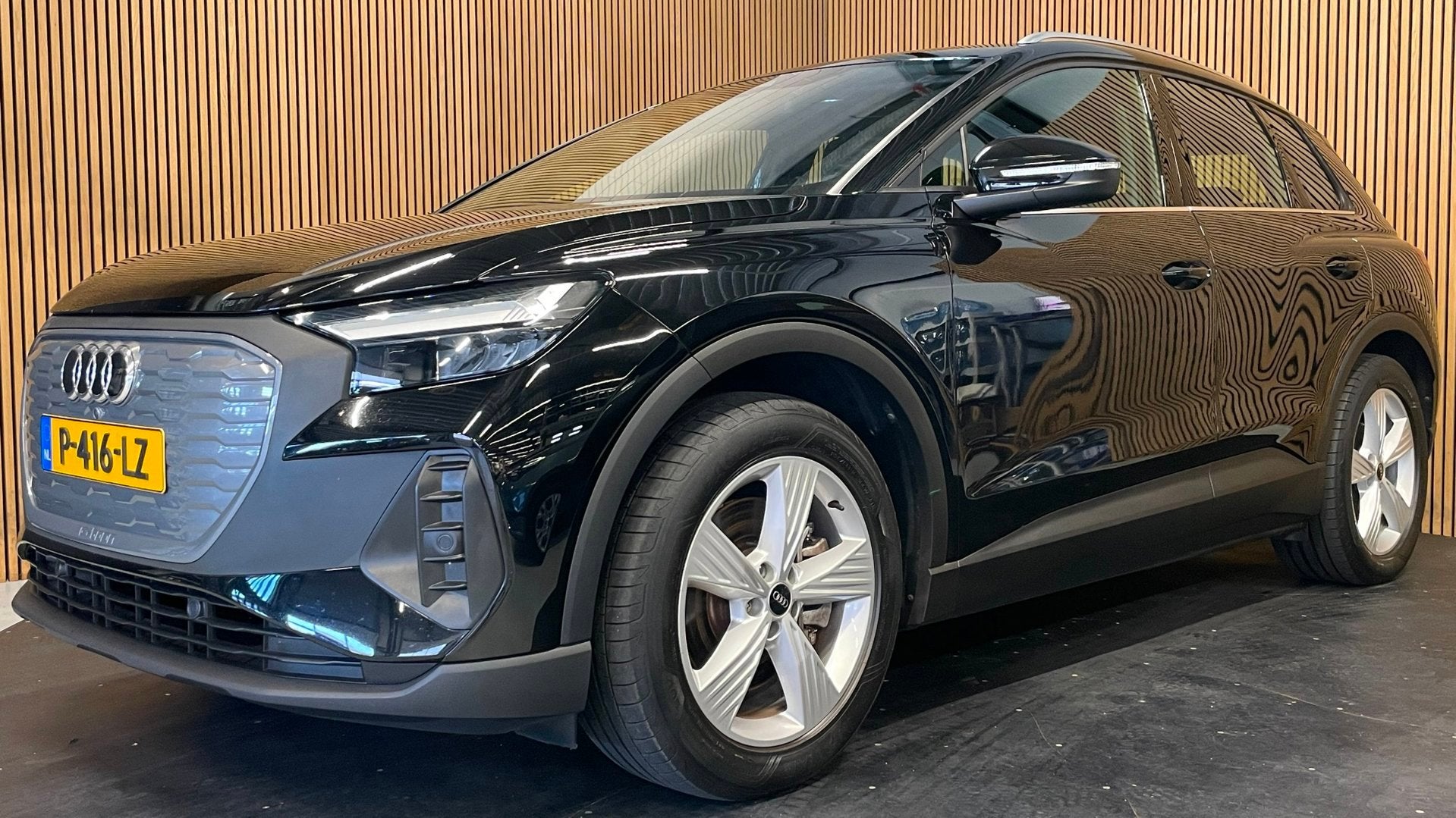 Audi Q4 e-tron 40|77 kWh|90% SOH|APPLE CARPLAY|CLIMATE+CRUIS, Automaat, Dealer onderhouden, Gebruikt, Zwart
